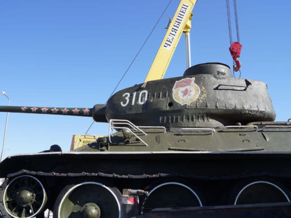 Легендарный танк Т-34 времен ВОВ прибыл в Пермь