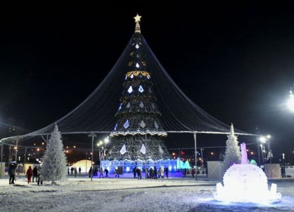 В период новогодних праздников ледовый парк «Новогодье» посетили 24 тысячи гостей