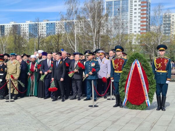 Празднование юбилея Великой Победы в Перми началось с торжественной церемонии