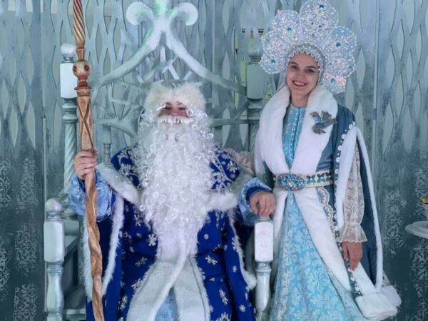 На центральной набережной Камы открылась Резиденция Деда Мороза